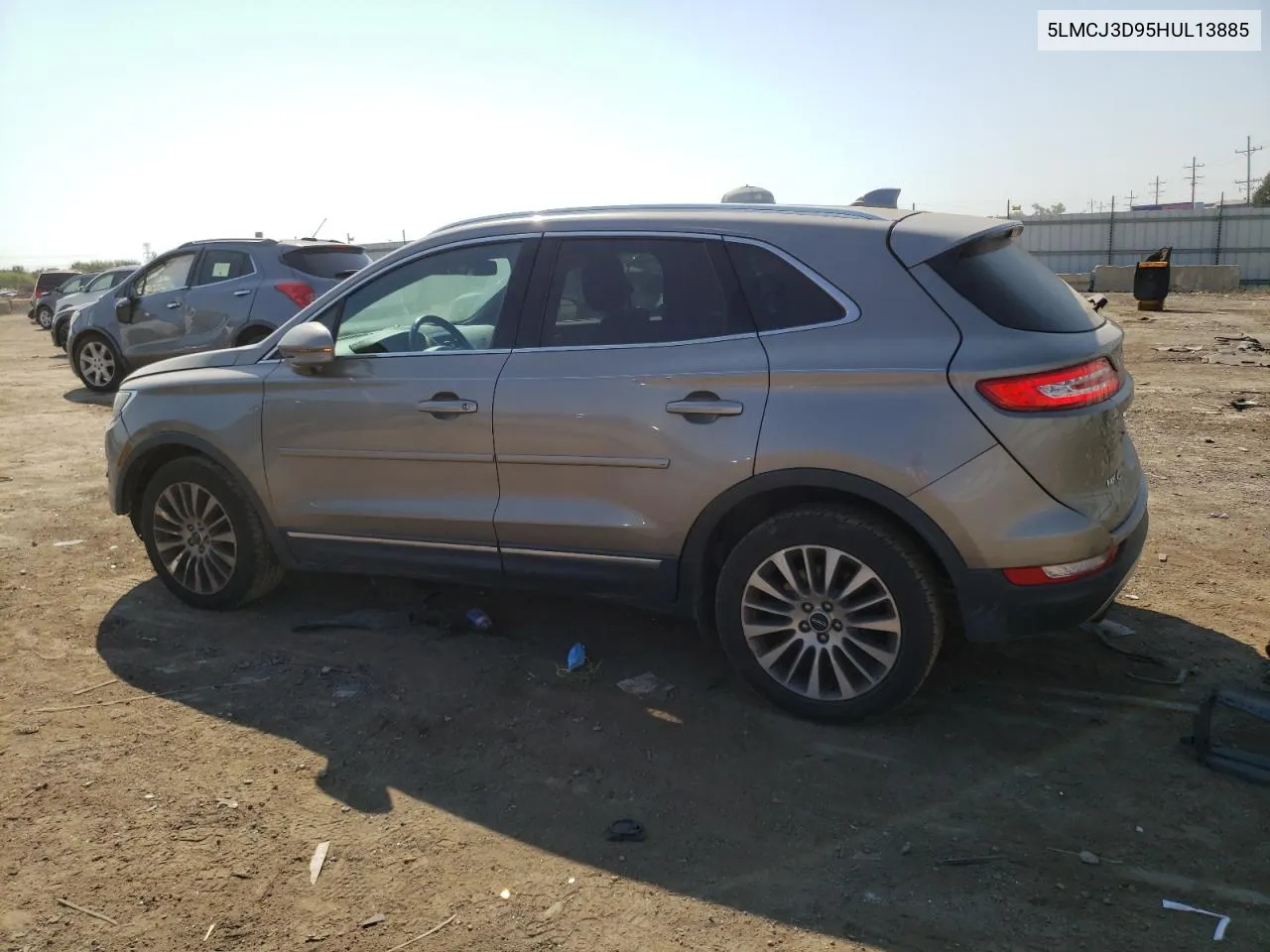 5LMCJ3D95HUL13885 2017 Lincoln Mkc Reserve