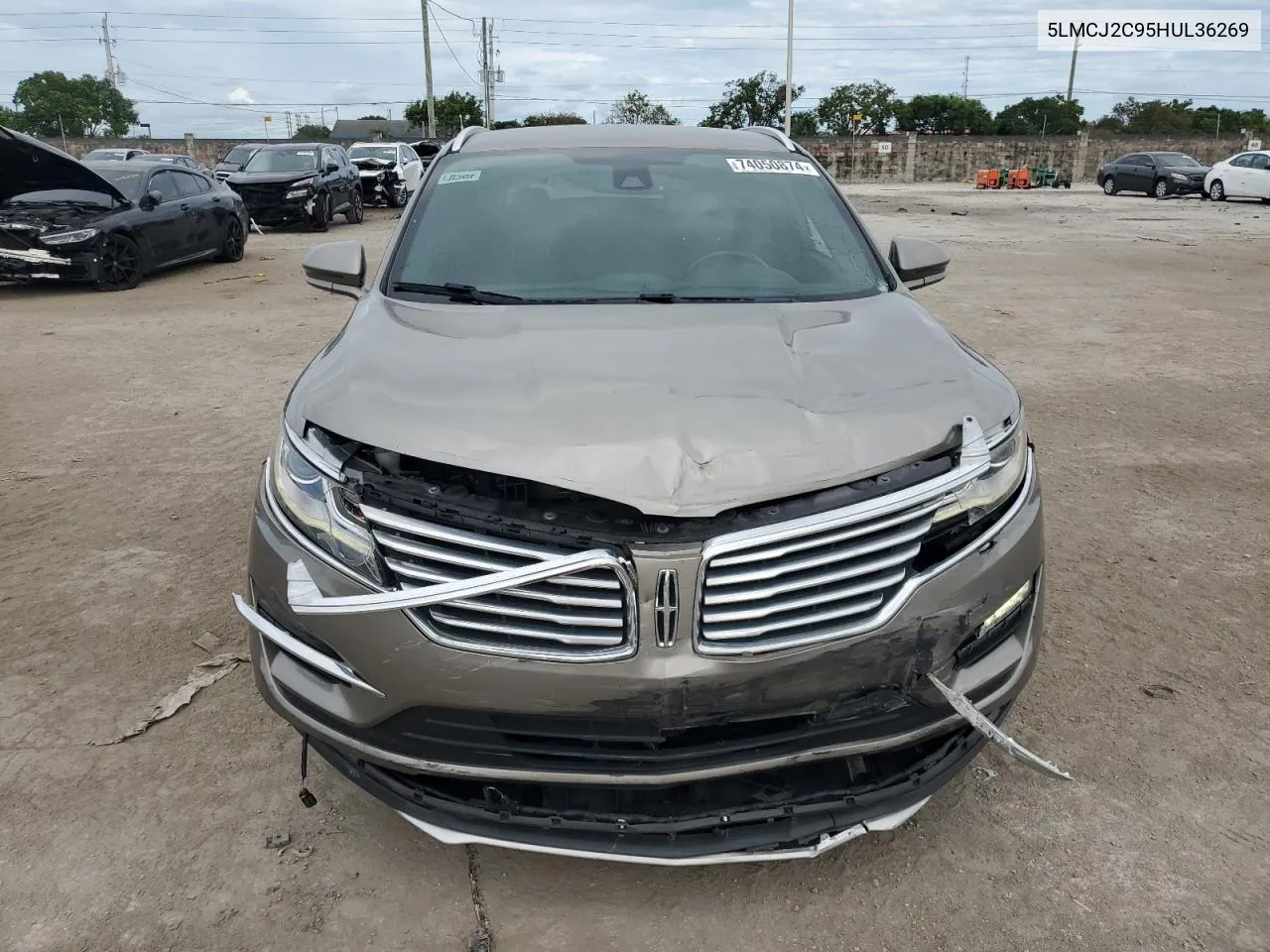 5LMCJ2C95HUL36269 2017 Lincoln Mkc Select