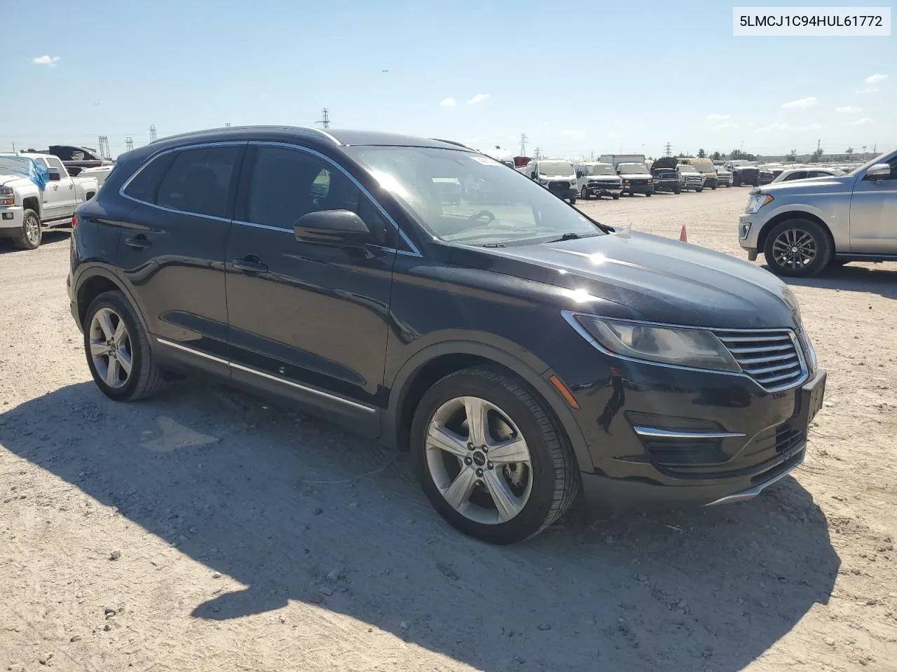 5LMCJ1C94HUL61772 2017 Lincoln Mkc Premiere