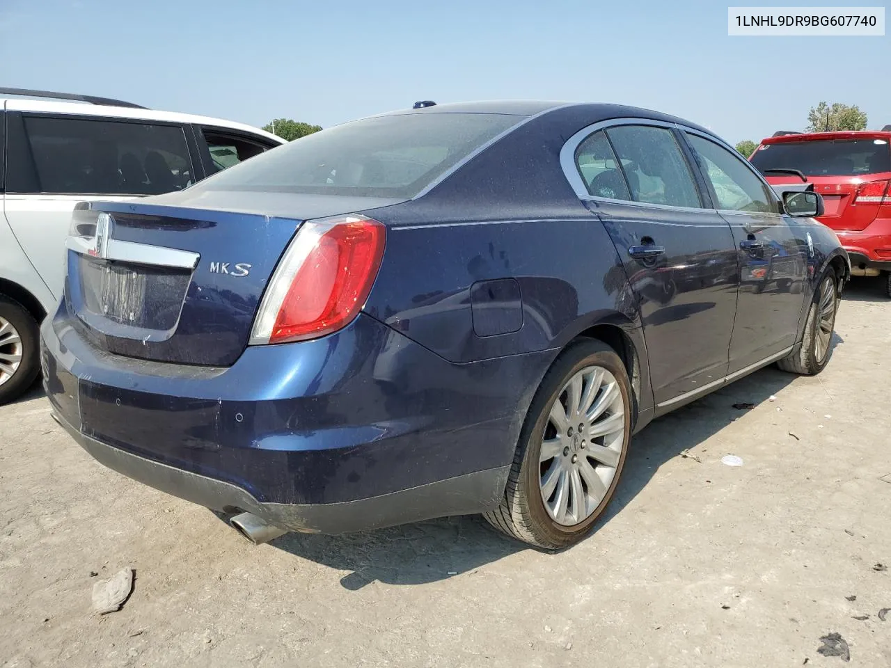 1LNHL9DR9BG607740 2011 Lincoln Mks