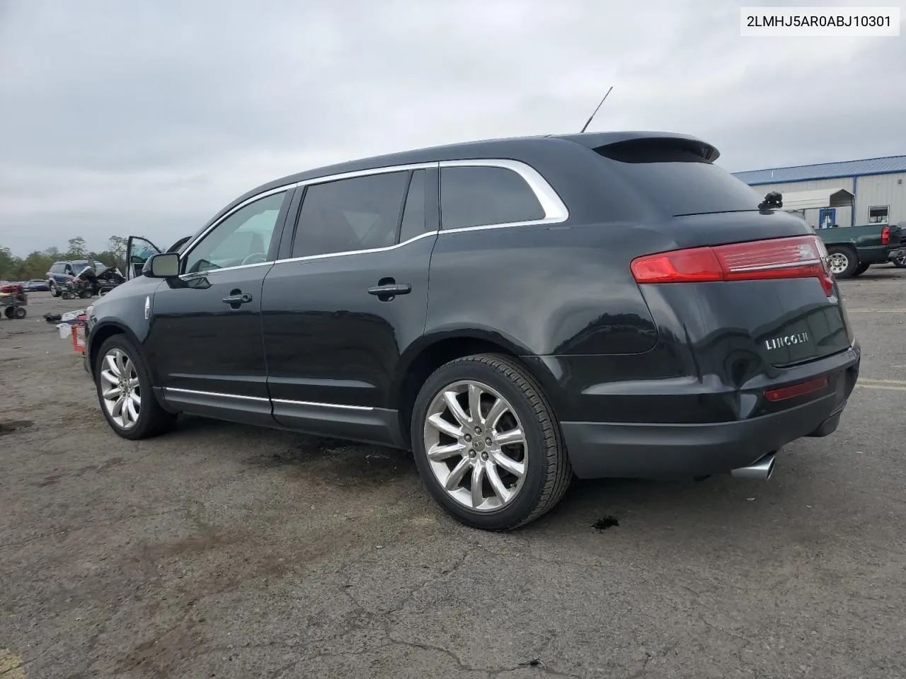 2010 Lincoln Mkt VIN: 2LMHJ5AR0ABJ10301 Lot: 74628944