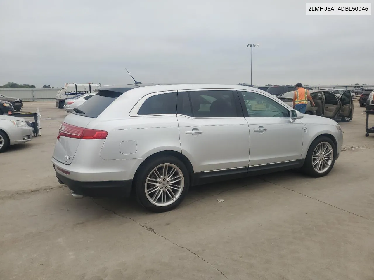 2013 Lincoln Mkt VIN: 2LMHJ5AT4DBL50046 Lot: 70269384