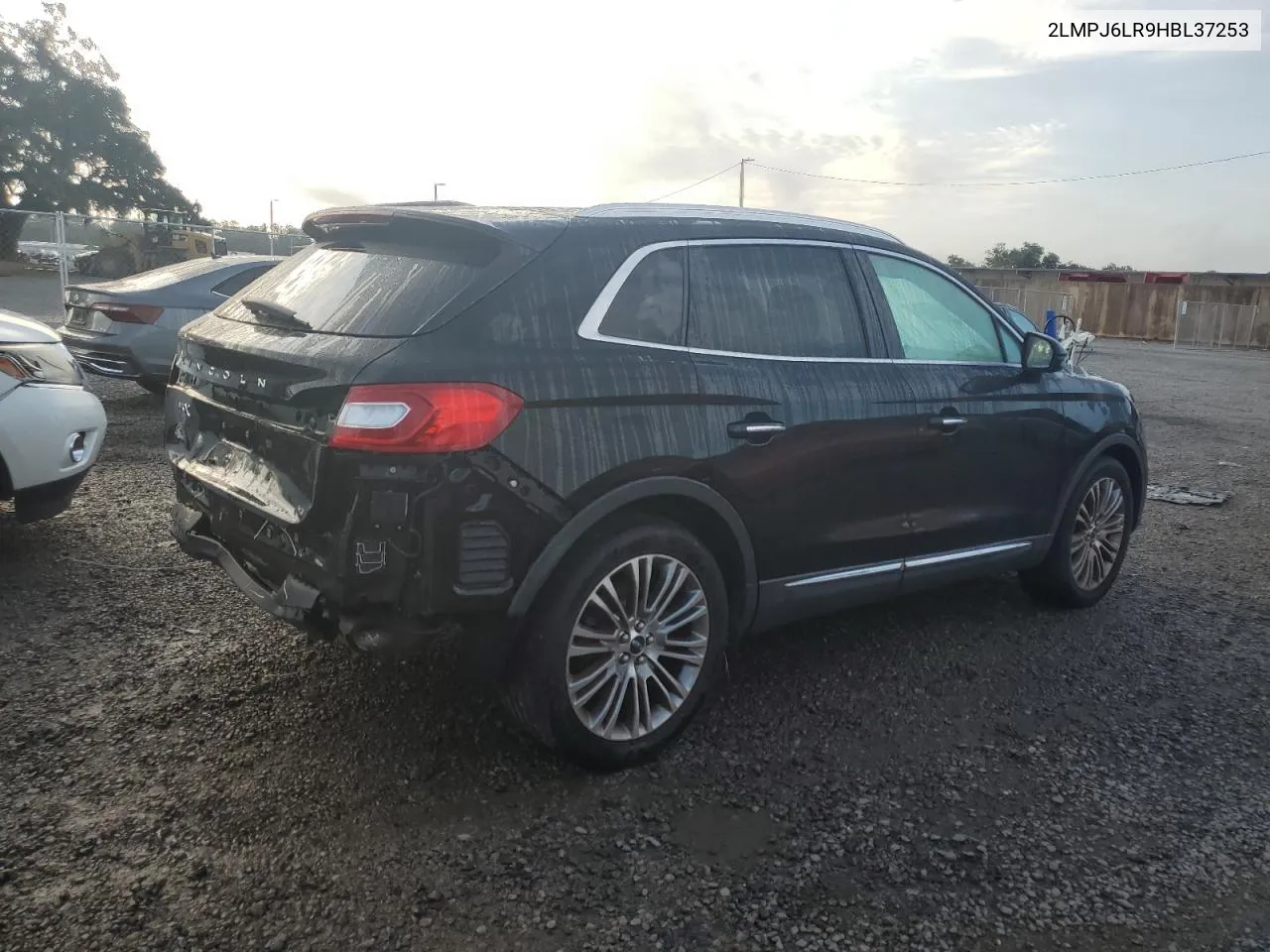 2LMPJ6LR9HBL37253 2017 Lincoln Mkx Reserve