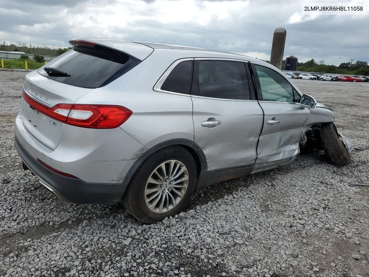 2LMPJ8KR6HBL11058 2017 Lincoln Mkx Select