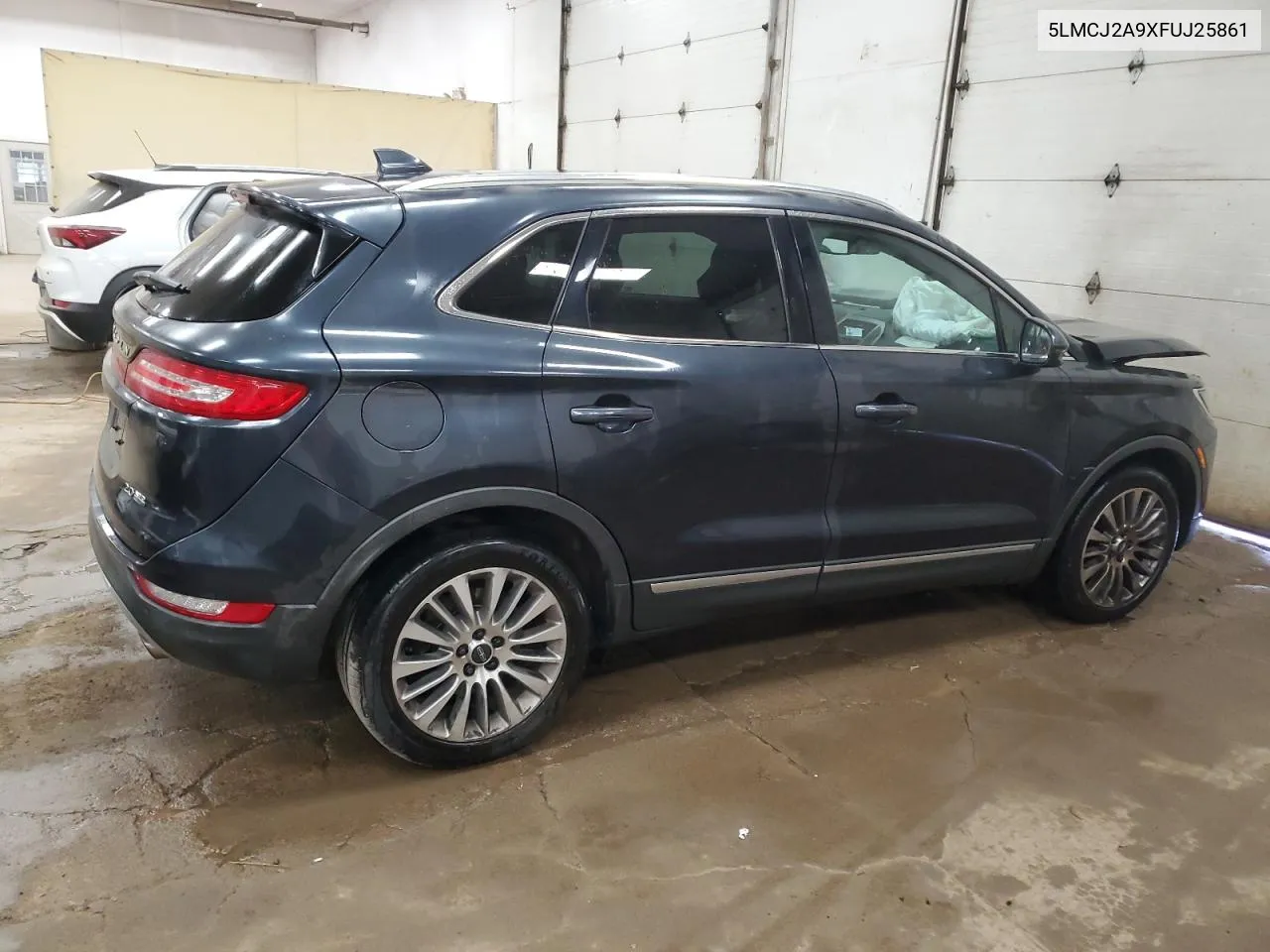 2015 Lincoln Mkc VIN: 5LMCJ2A9XFUJ25861 Lot: 71221744