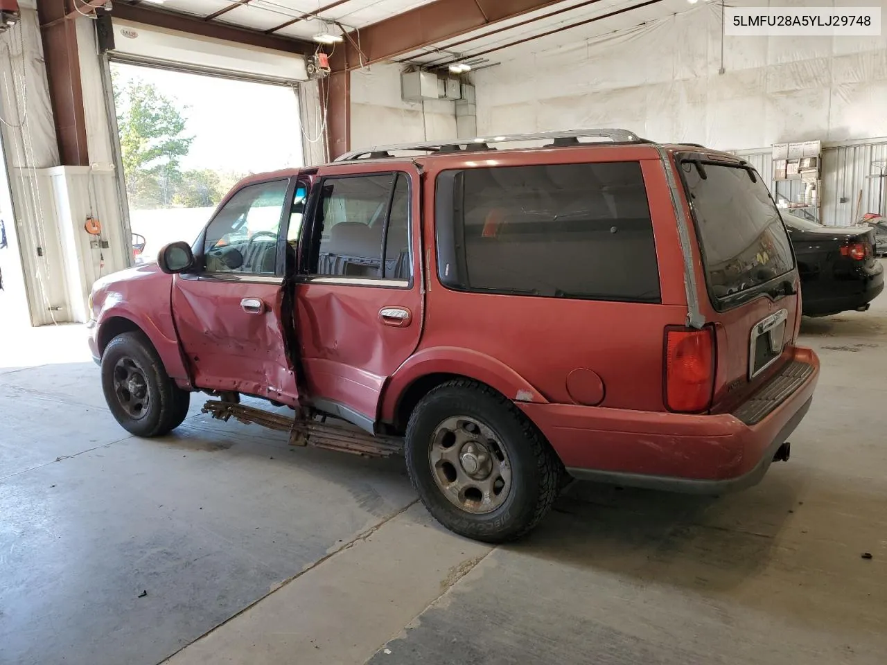 2000 Lincoln Navigator VIN: 5LMFU28A5YLJ29748 Lot: 75603814