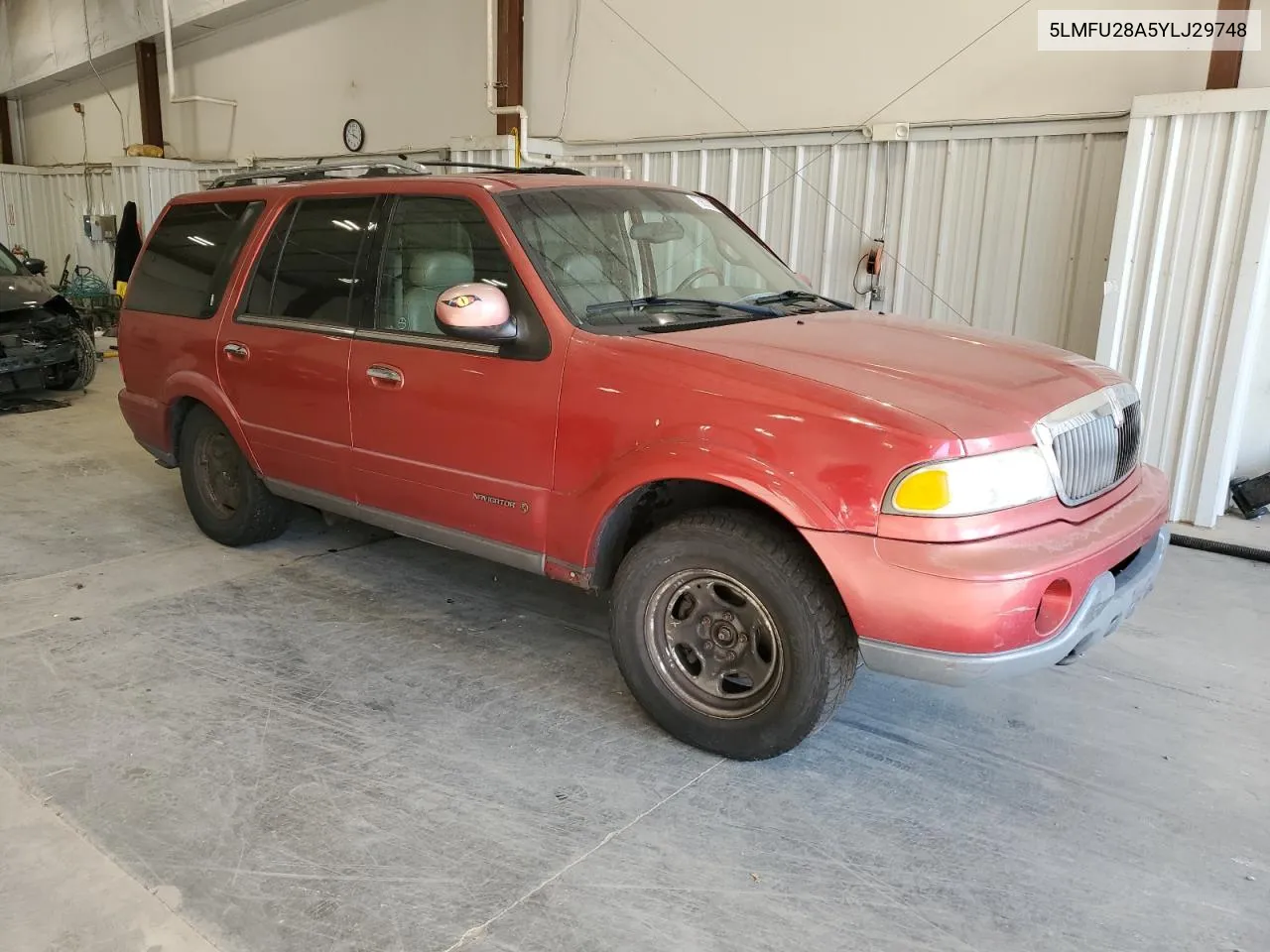 2000 Lincoln Navigator VIN: 5LMFU28A5YLJ29748 Lot: 75603814