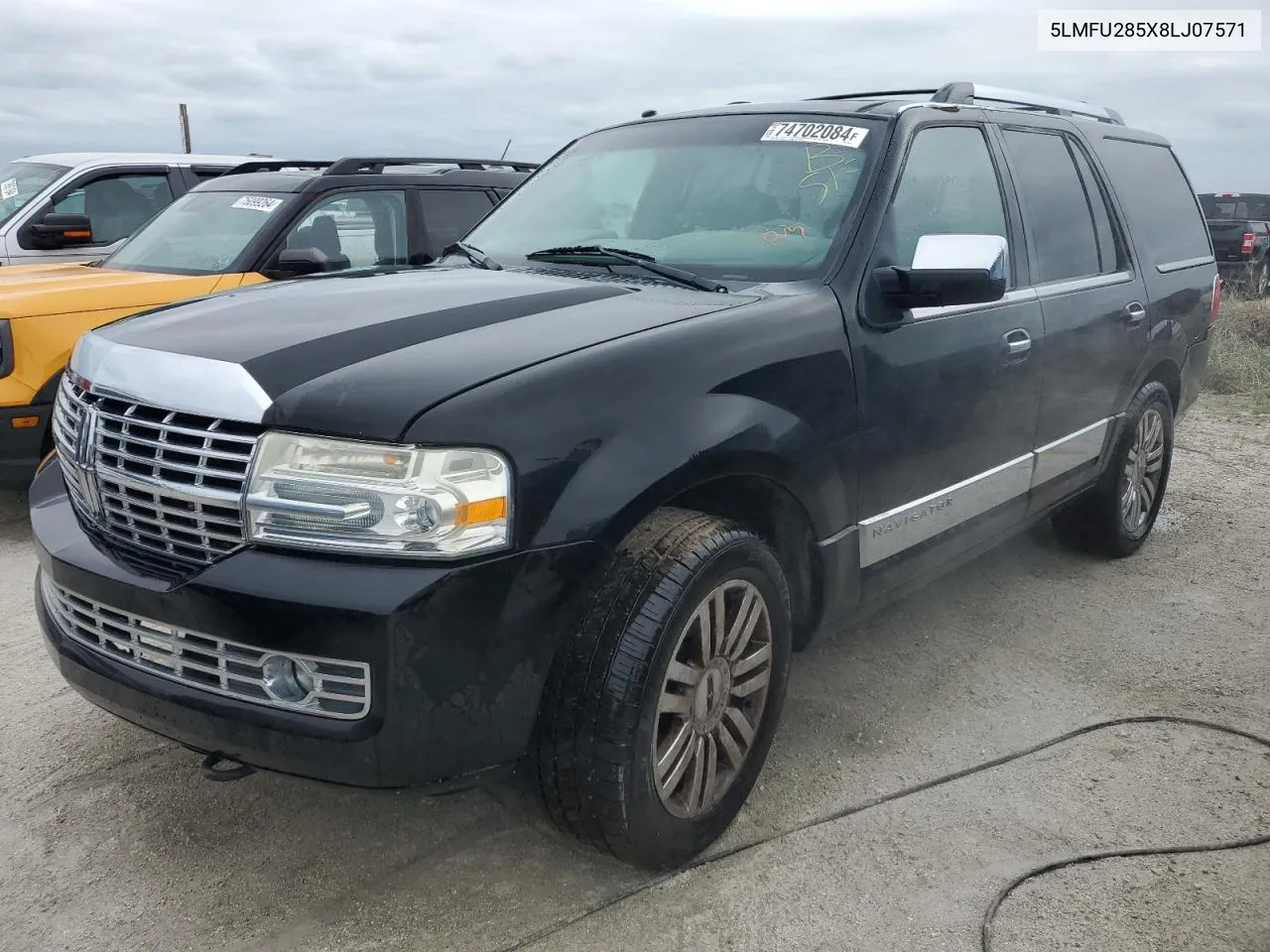 2008 Lincoln Navigator VIN: 5LMFU285X8LJ07571 Lot: 74702084