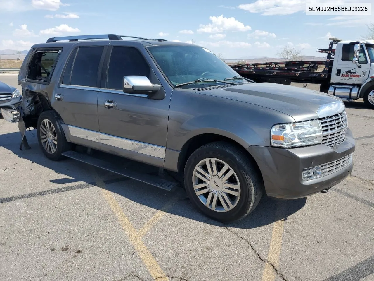 2011 Lincoln Navigator VIN: 5LMJJ2H55BEJ09226 Lot: 70454654