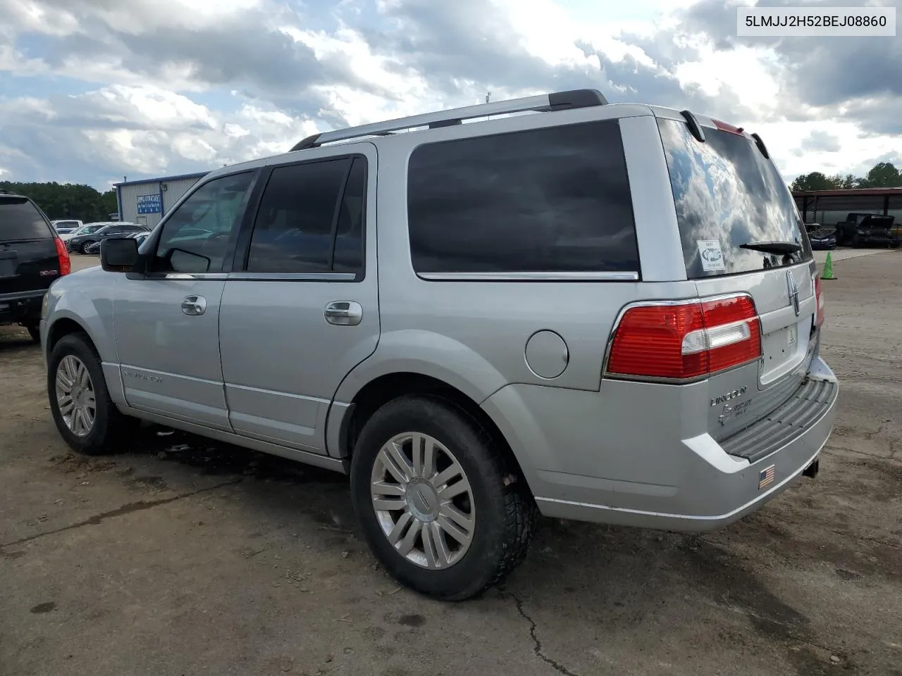 5LMJJ2H52BEJ08860 2011 Lincoln Navigator