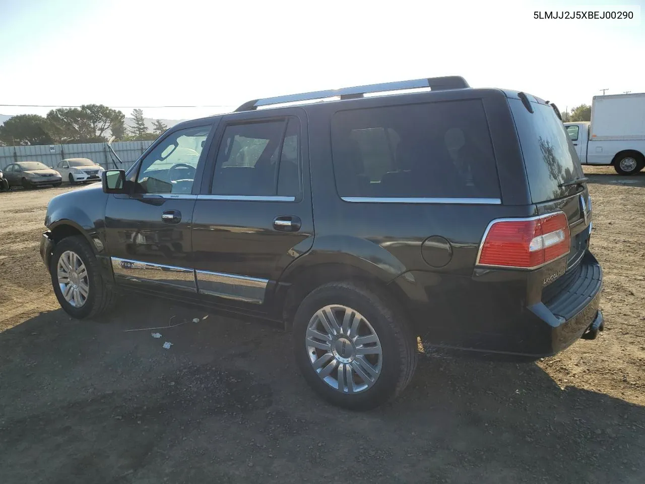 2011 Lincoln Navigator VIN: 5LMJJ2J5XBEJ00290 Lot: 74012194