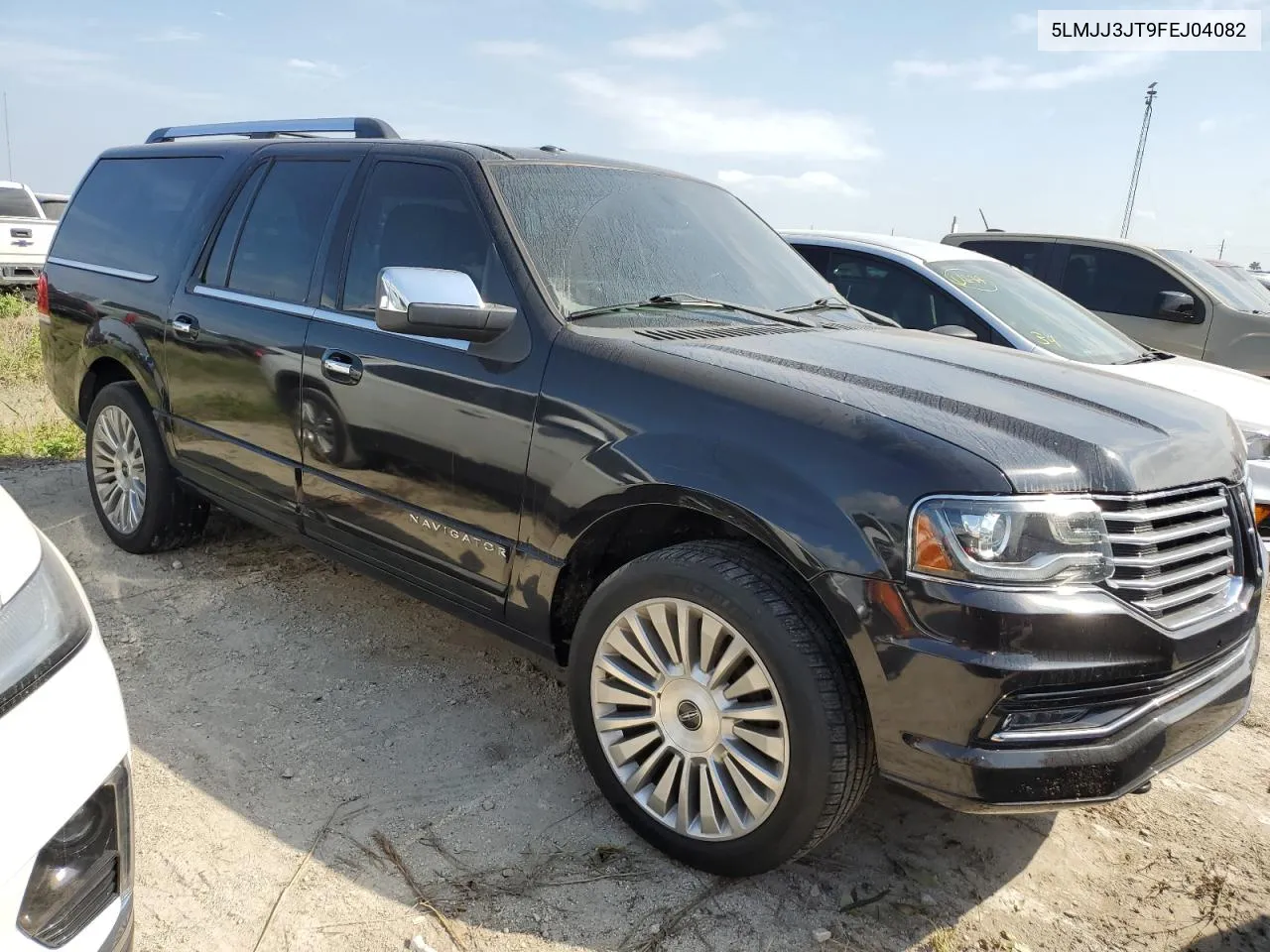 5LMJJ3JT9FEJ04082 2015 Lincoln Navigator L