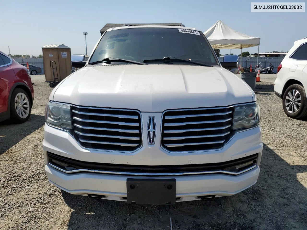 5LMJJ2HT0GEL03832 2016 Lincoln Navigator Select