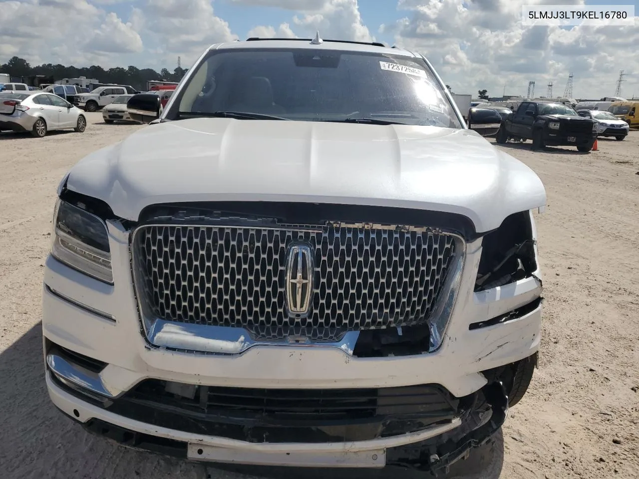 5LMJJ3LT9KEL16780 2019 Lincoln Navigator L Reserve