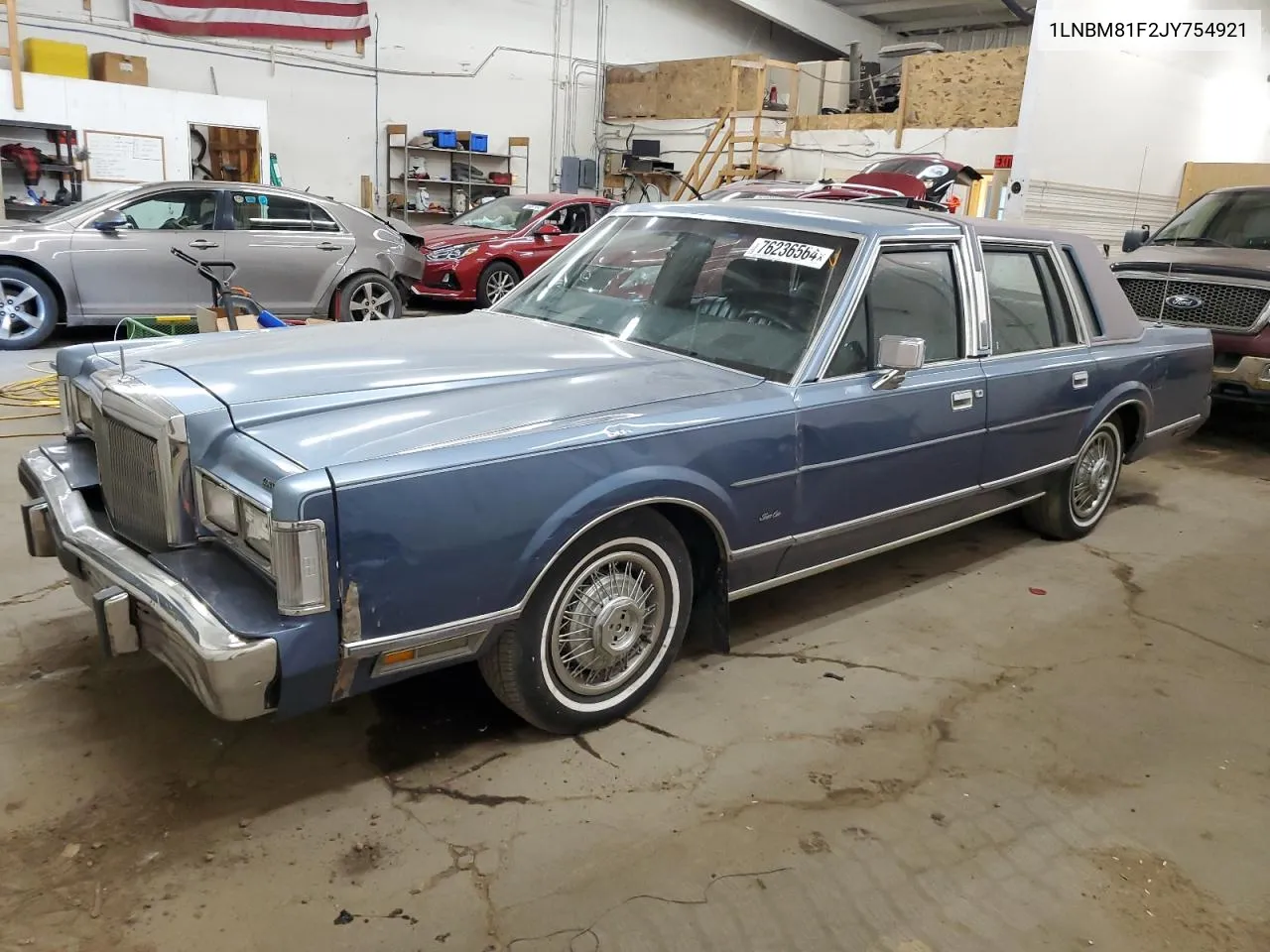 1988 Lincoln Town Car VIN: 1LNBM81F2JY754921 Lot: 76236564