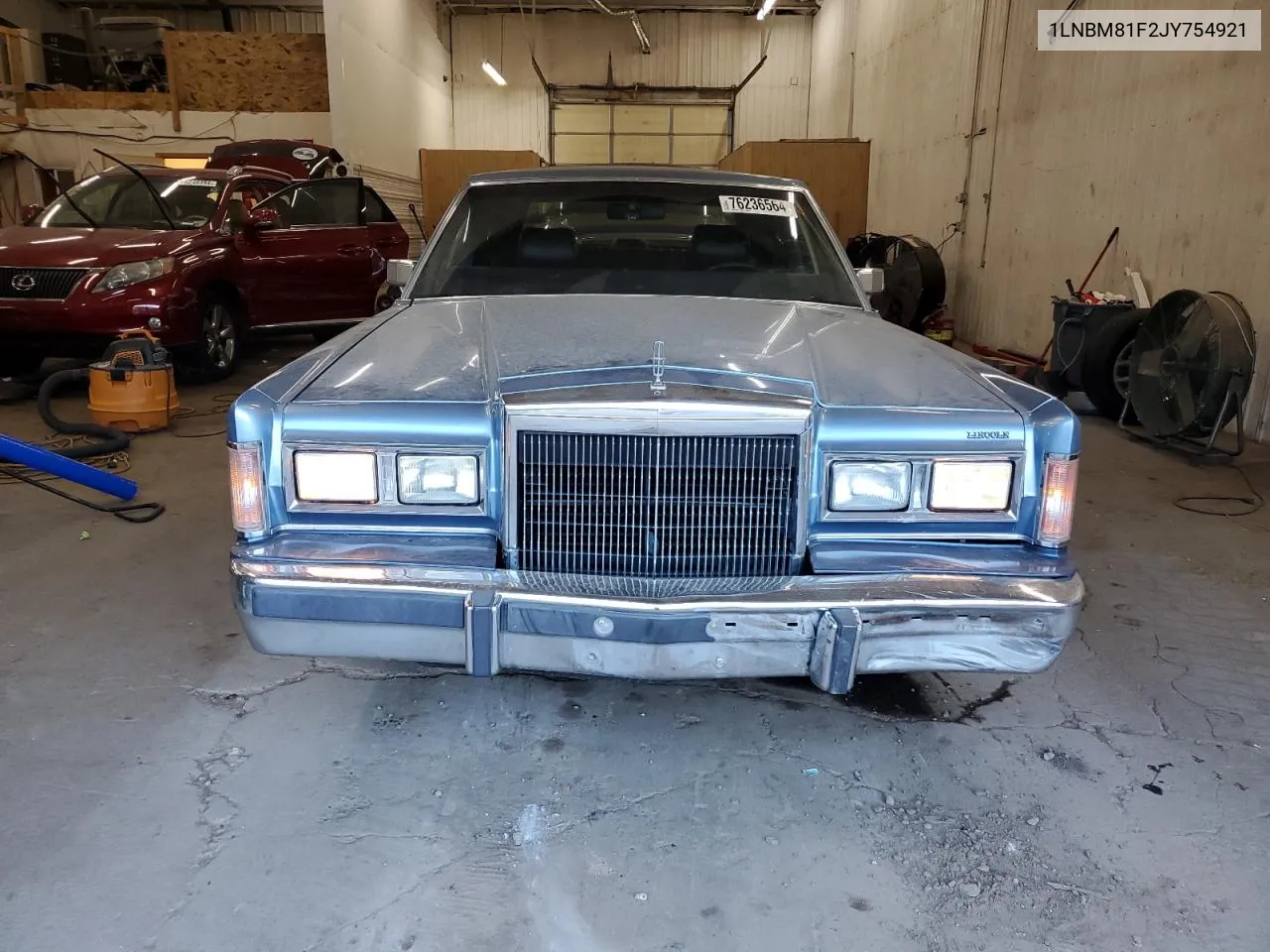 1988 Lincoln Town Car VIN: 1LNBM81F2JY754921 Lot: 76236564