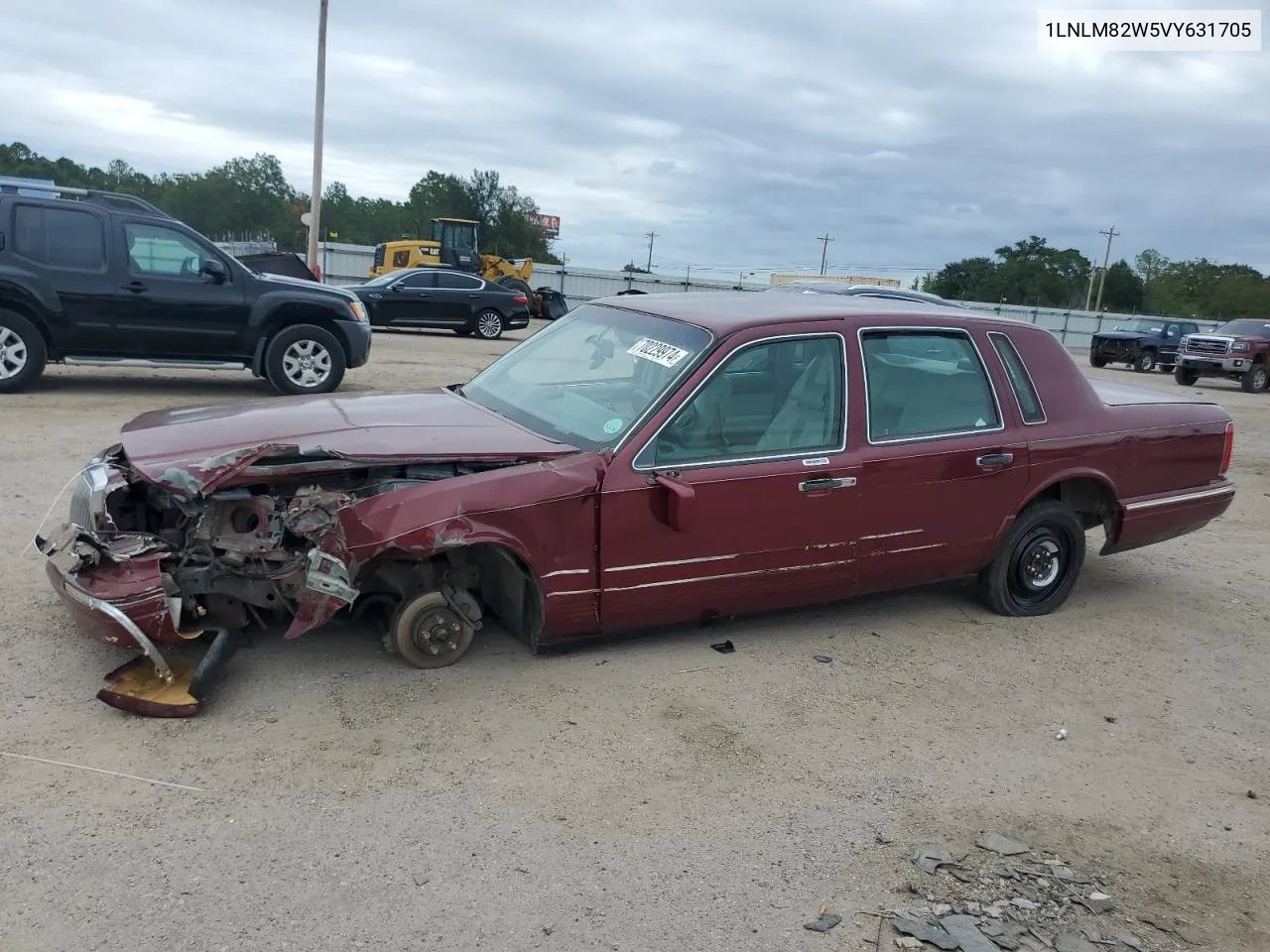 1LNLM82W5VY631705 1997 Lincoln Town Car Signature