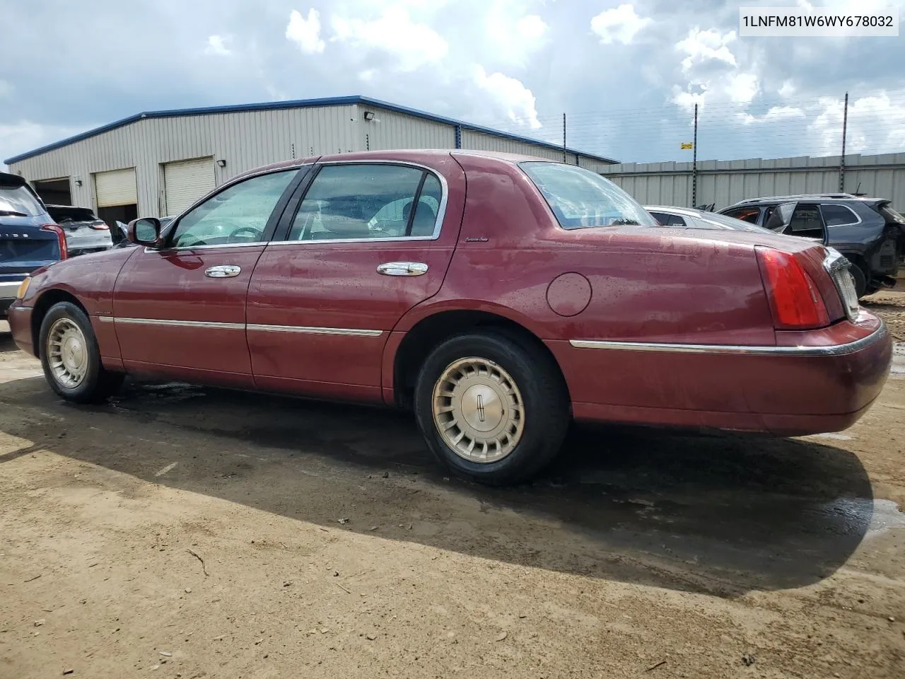 1998 Lincoln Town Car Executive VIN: 1LNFM81W6WY678032 Lot: 61074714