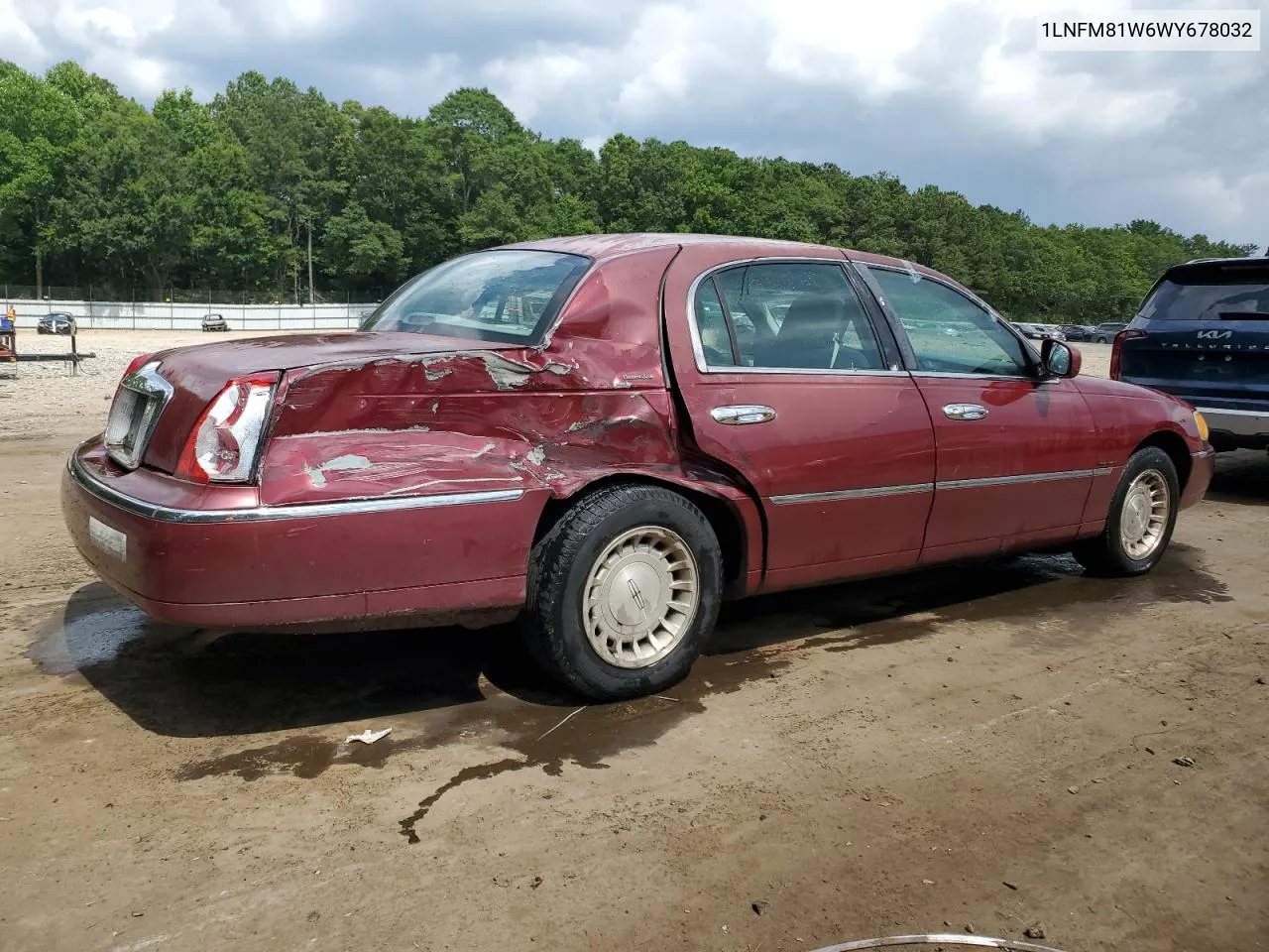 1998 Lincoln Town Car Executive VIN: 1LNFM81W6WY678032 Lot: 61074714