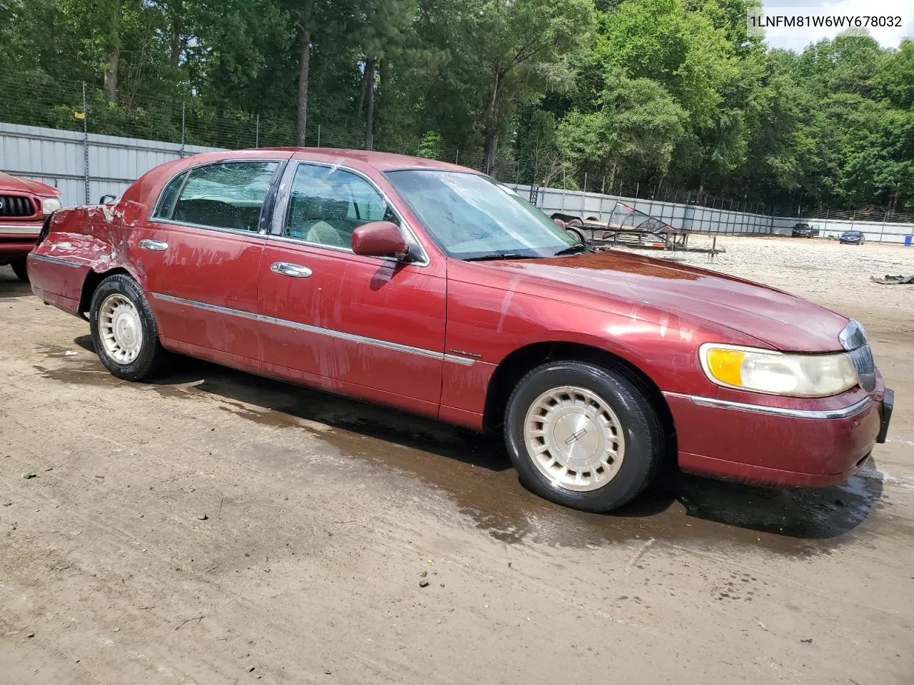 1998 Lincoln Town Car Executive VIN: 1LNFM81W6WY678032 Lot: 61074714