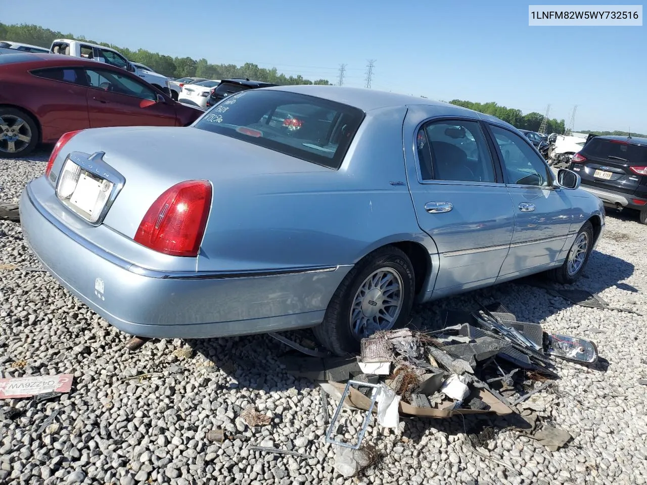 1998 Lincoln Town Car Signature VIN: 1LNFM82W5WY732516 Lot: 61384154