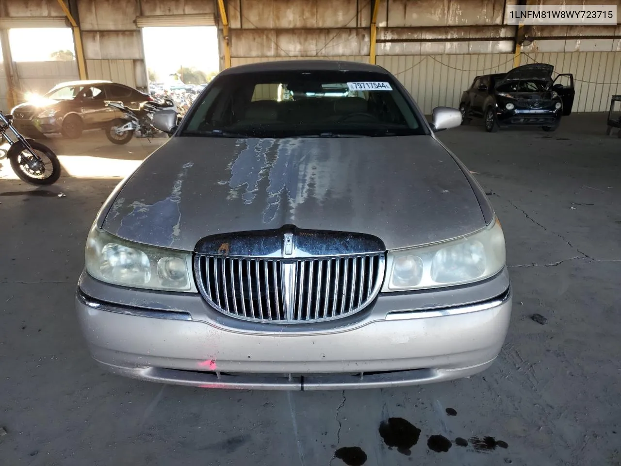 1998 Lincoln Town Car Executive VIN: 1LNFM81W8WY723715 Lot: 79717544