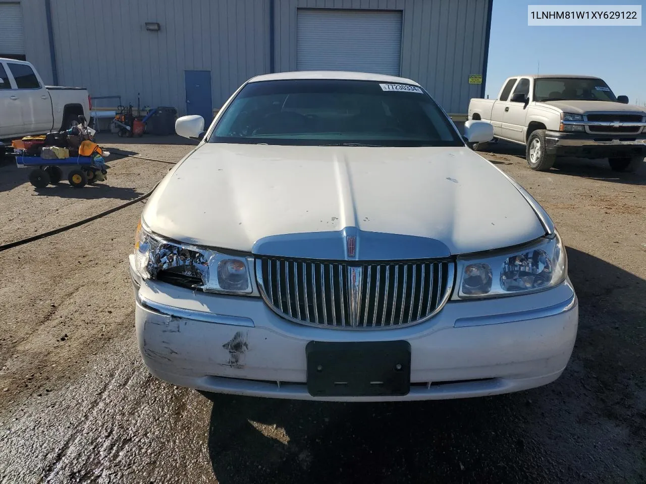 1999 Lincoln Town Car Executive VIN: 1LNHM81W1XY629122 Lot: 77230334