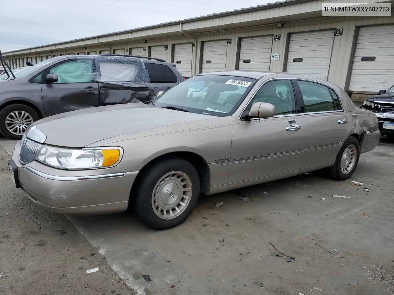 1999 Lincoln Town Car Executive VIN: 1LNHM81WXXY687763 Lot: 79079324