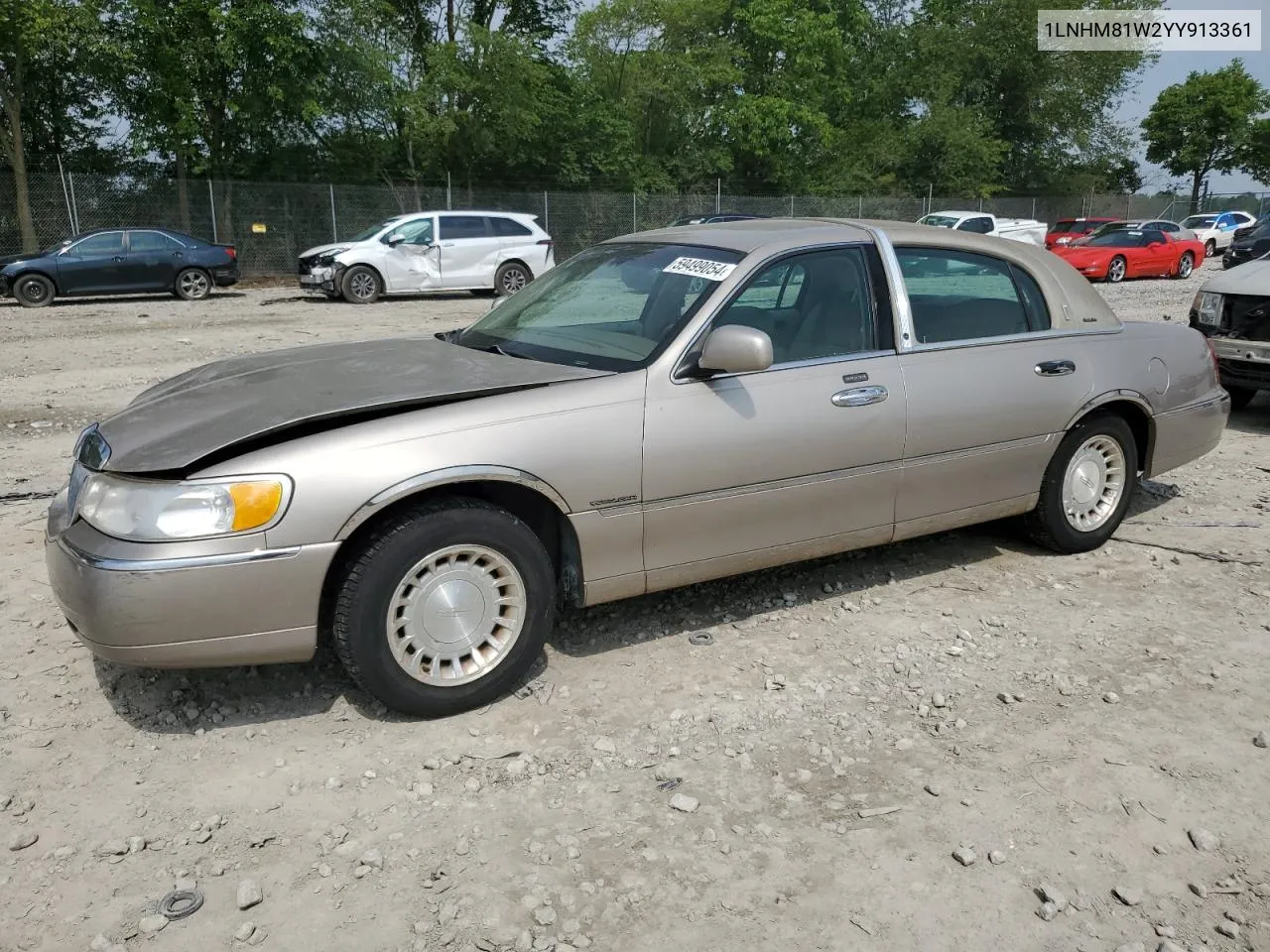 2000 Lincoln Town Car Executive VIN: 1LNHM81W2YY913361 Lot: 70369464