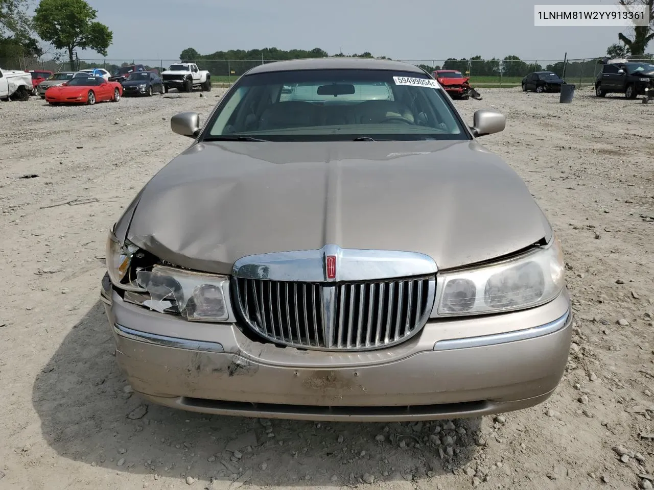 2000 Lincoln Town Car Executive VIN: 1LNHM81W2YY913361 Lot: 70369464