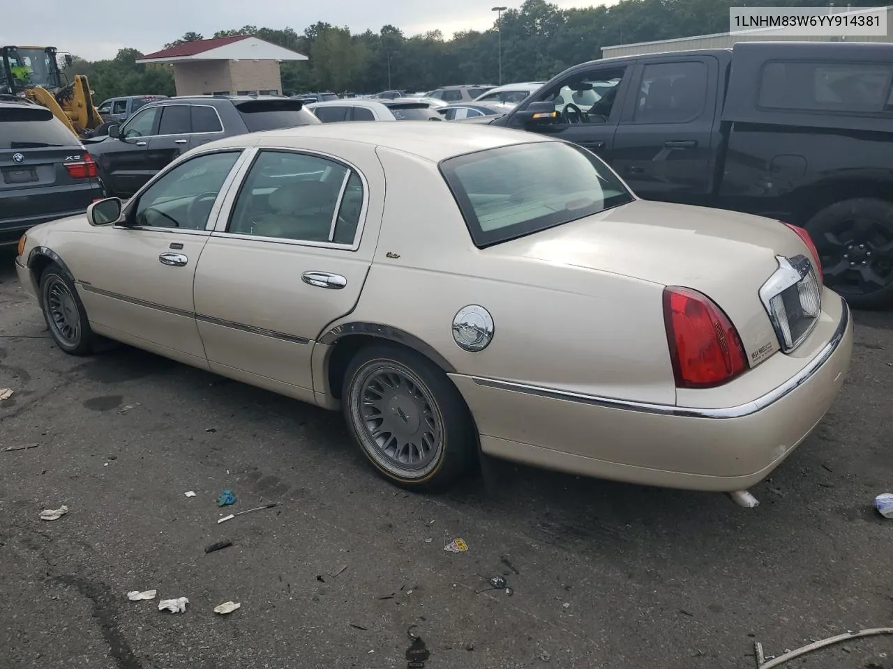 2000 Lincoln Town Car Cartier VIN: 1LNHM83W6YY914381 Lot: 71794694