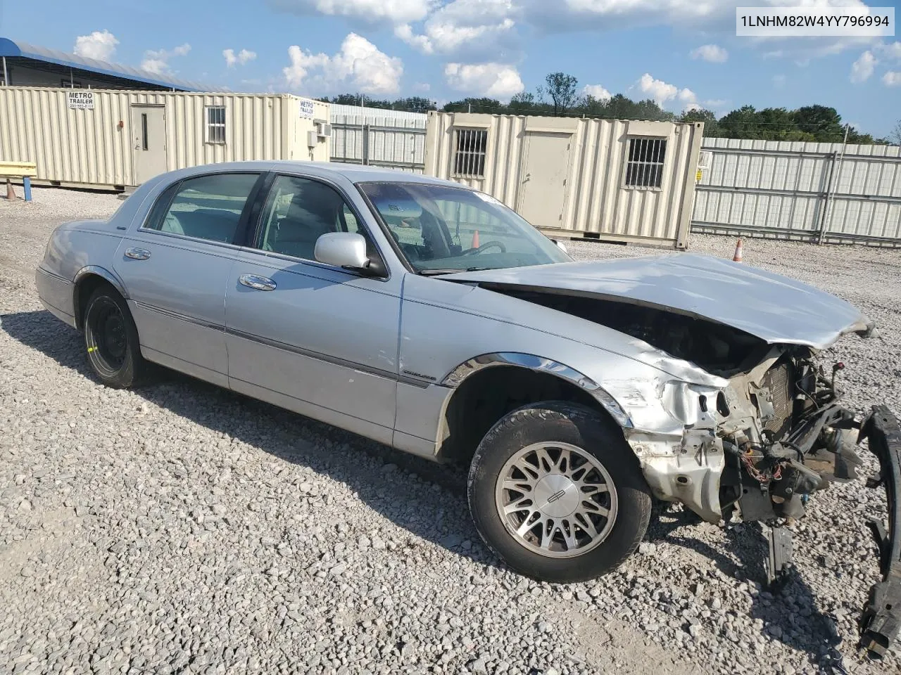 2000 Lincoln Town Car Signature VIN: 1LNHM82W4YY796994 Lot: 72720494