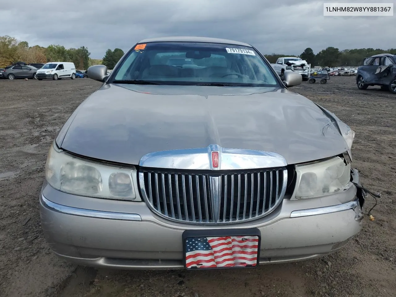 2000 Lincoln Town Car Signature VIN: 1LNHM82W8YY881367 Lot: 79179134