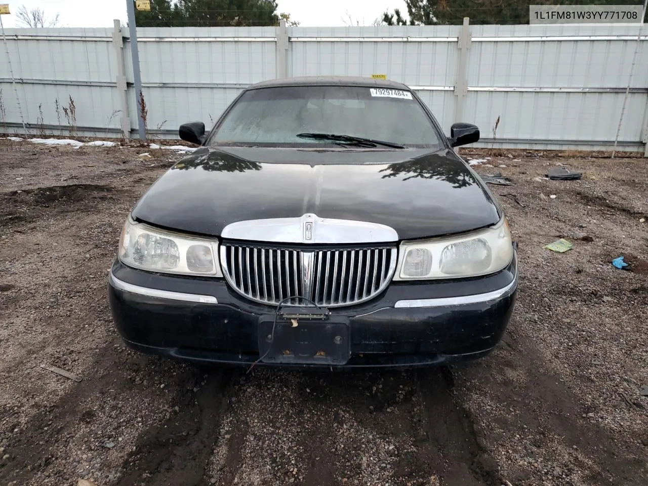 2000 Lincoln Town Car Executive VIN: 1L1FM81W3YY771708 Lot: 79297484