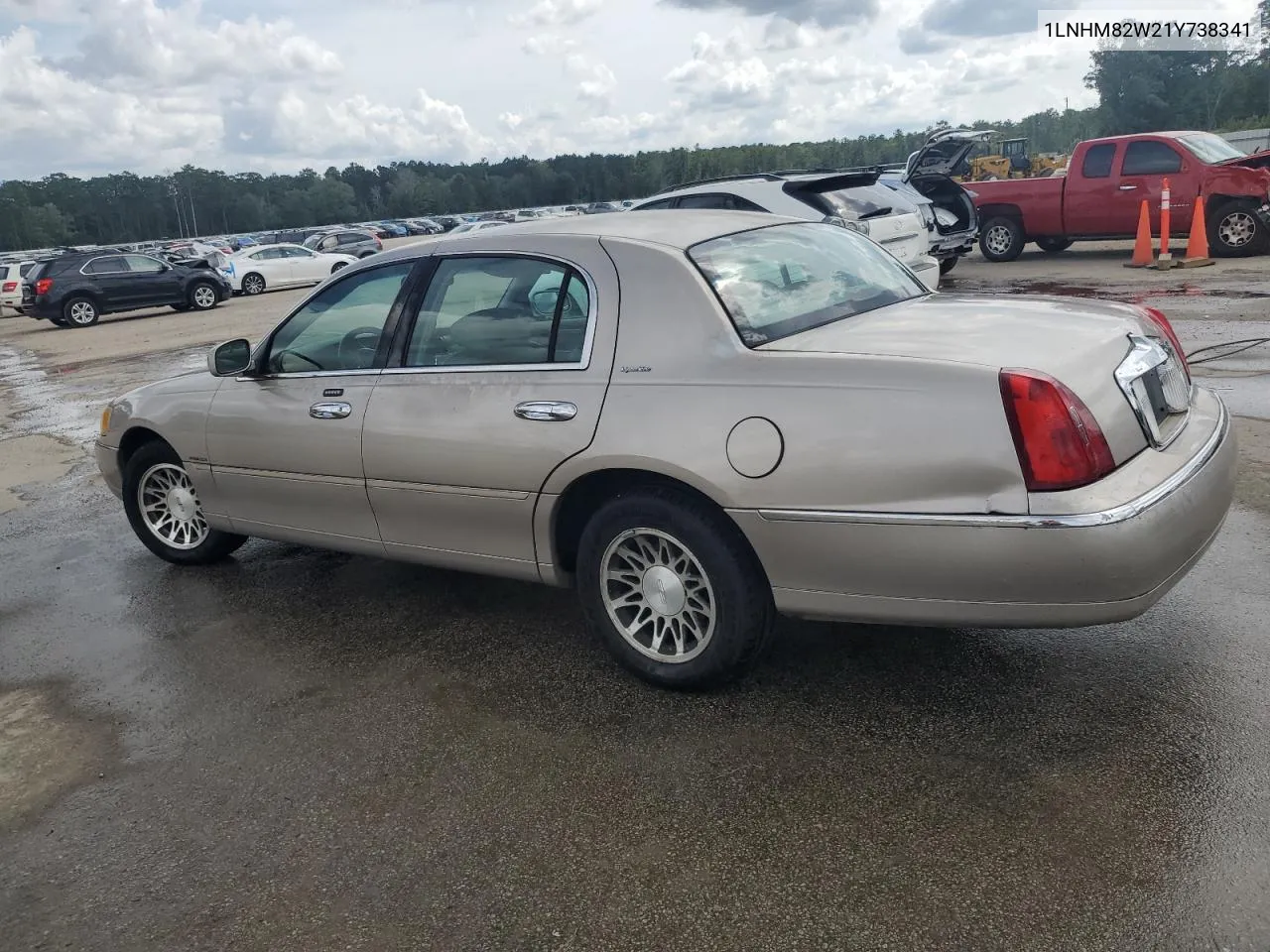 2001 Lincoln Town Car Signature VIN: 1LNHM82W21Y738341 Lot: 72984574