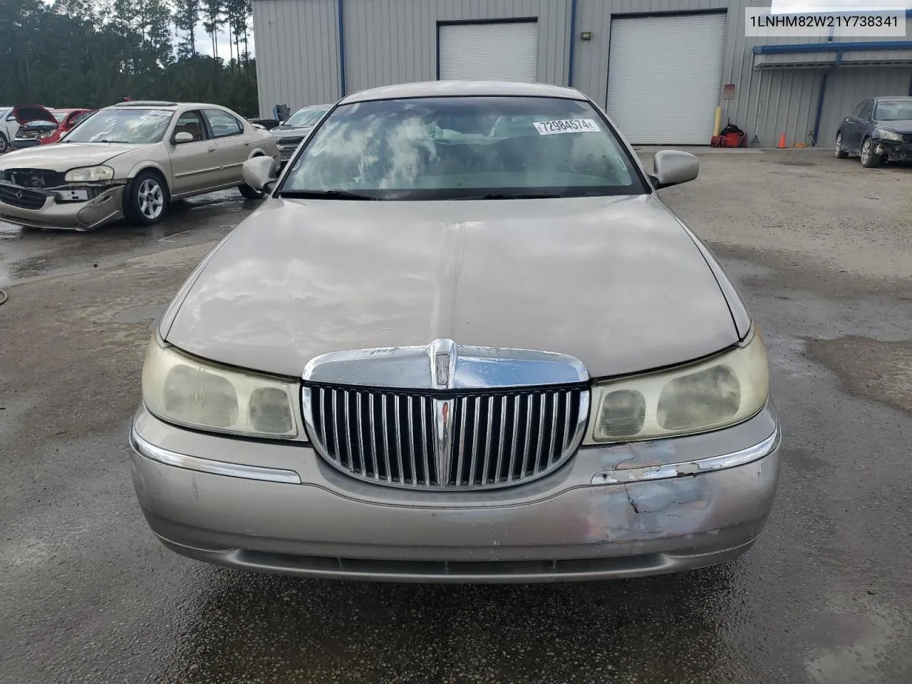 2001 Lincoln Town Car Signature VIN: 1LNHM82W21Y738341 Lot: 72984574