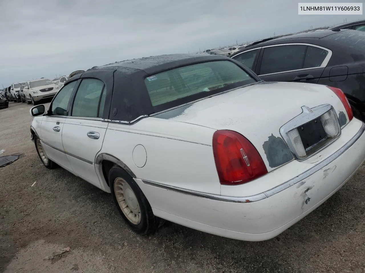 1LNHM81W11Y606933 2001 Lincoln Town Car Executive