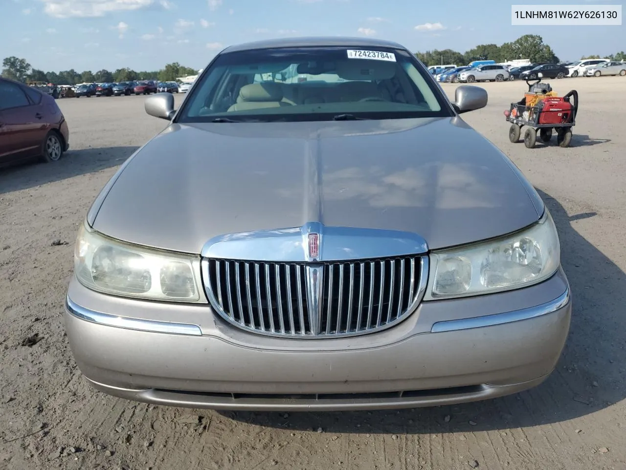 2002 Lincoln Town Car Executive VIN: 1LNHM81W62Y626130 Lot: 72423784