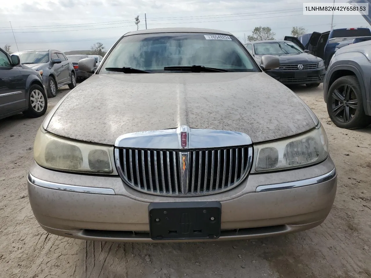 2002 Lincoln Town Car Signature VIN: 1LNHM82W42Y658153 Lot: 76549224