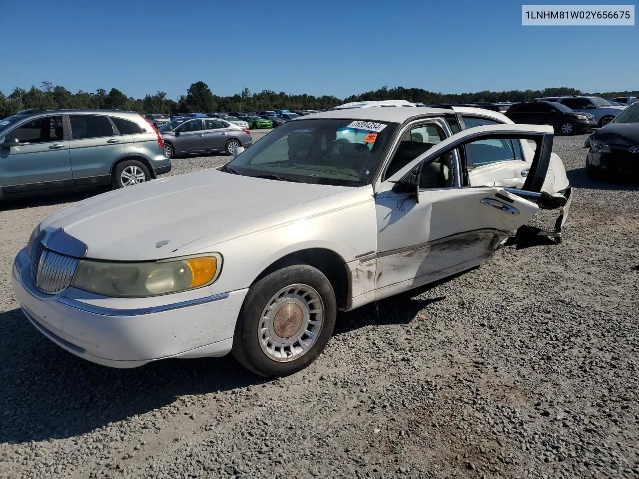 2002 Lincoln Town Car Executive VIN: 1LNHM81W02Y656675 Lot: 76594334