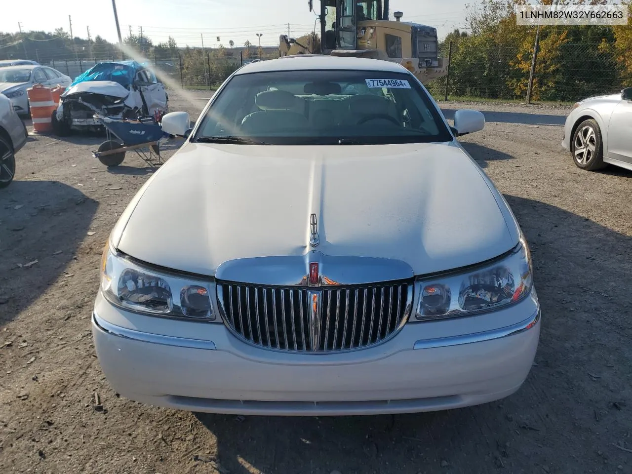 2002 Lincoln Town Car Signature VIN: 1LNHM82W32Y662663 Lot: 77544964