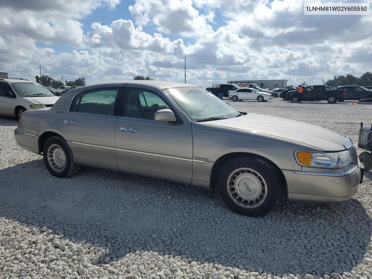 2002 Lincoln Town Car Executive VIN: 1LNHM81W02Y605550 Lot: 77754154