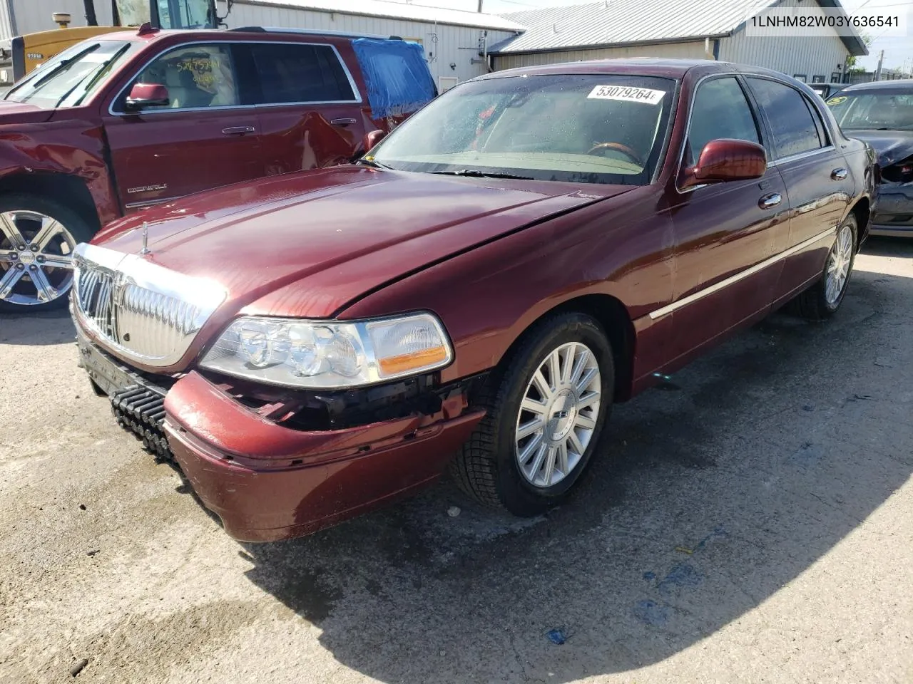 2003 Lincoln Town Car Signature VIN: 1LNHM82W03Y636541 Lot: 53079264