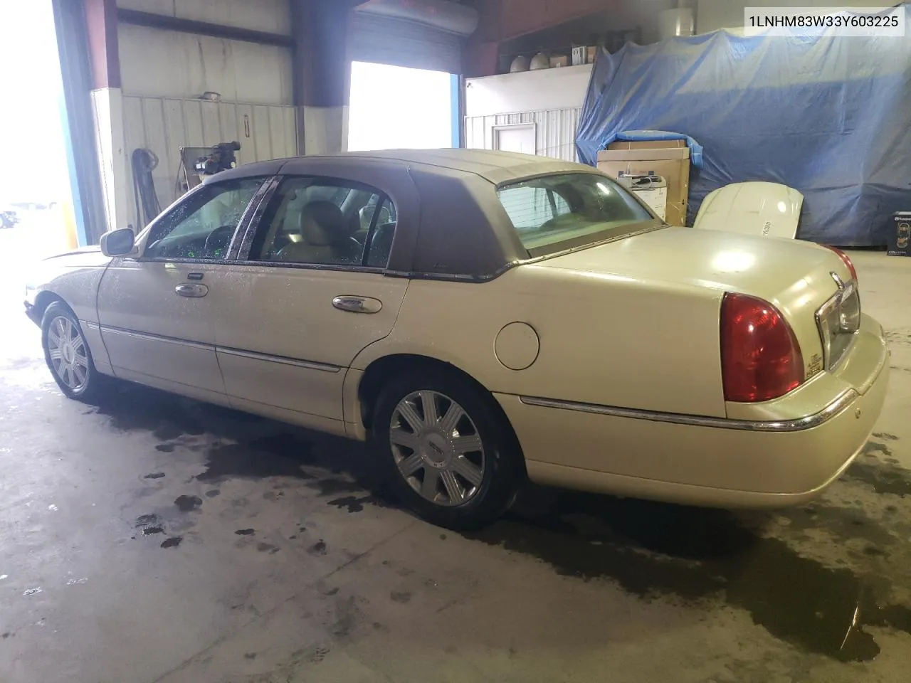 1LNHM83W33Y603225 2003 Lincoln Town Car Cartier