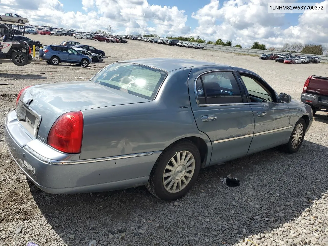 2003 Lincoln Town Car Signature VIN: 1LNHM82W63Y700372 Lot: 73465114