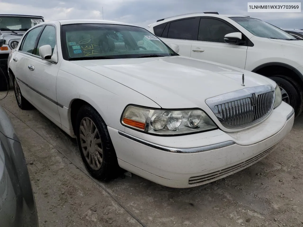 2003 Lincoln Town Car Executive VIN: 1LNHM81WX3Y703969 Lot: 76745094