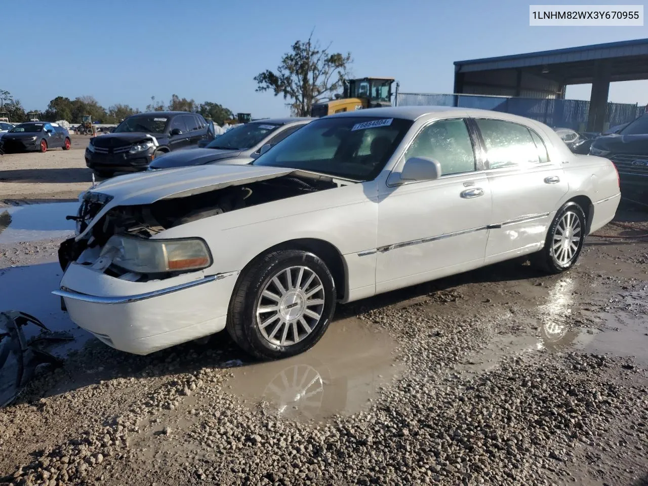 2003 Lincoln Town Car Signature VIN: 1LNHM82WX3Y670955 Lot: 76884804