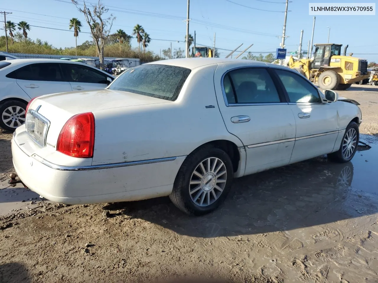 2003 Lincoln Town Car Signature VIN: 1LNHM82WX3Y670955 Lot: 76884804