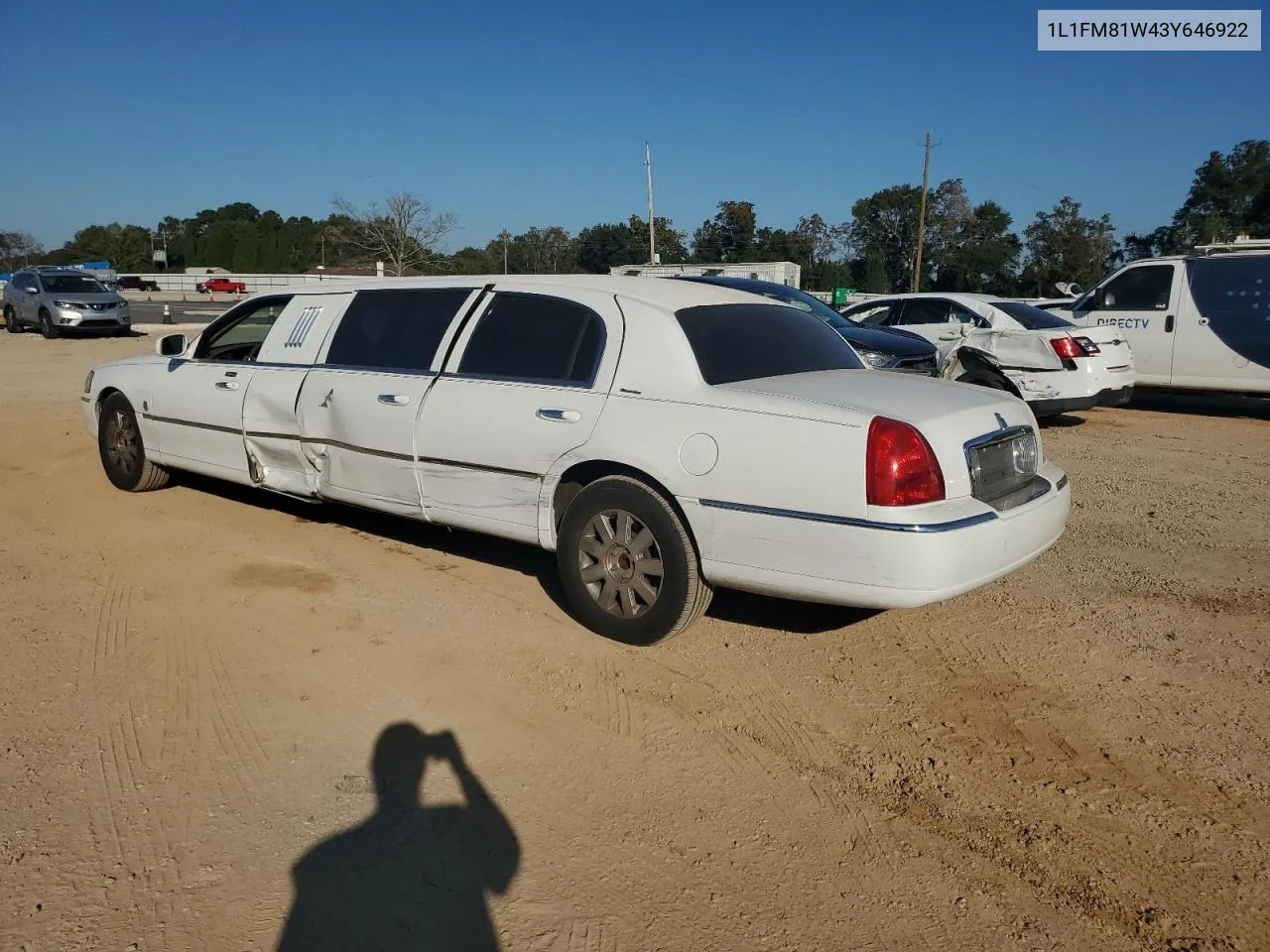 2003 Lincoln Town Car Executive VIN: 1L1FM81W43Y646922 Lot: 77078474