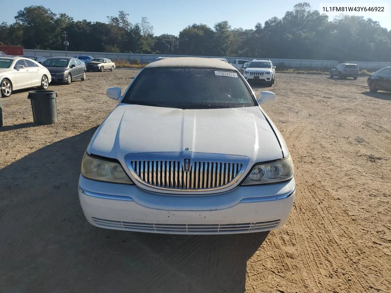 2003 Lincoln Town Car Executive VIN: 1L1FM81W43Y646922 Lot: 77078474